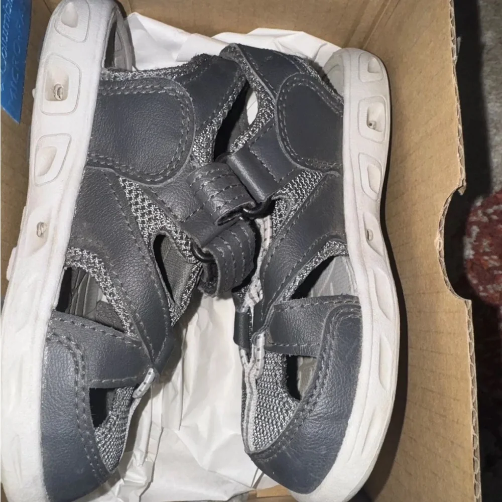 Kids Size 10 Columbia Sportswear Techsun Wave Sneaker Sandal Water Shoes